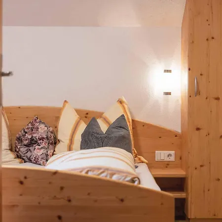 Kirchbruecke Mieders